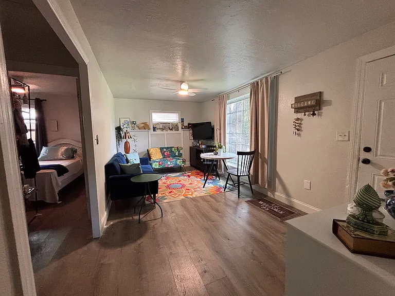 400 Vine Ave — Photo 5