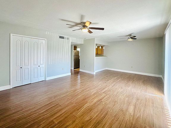 2nd image of 216 Scottsdale Sq