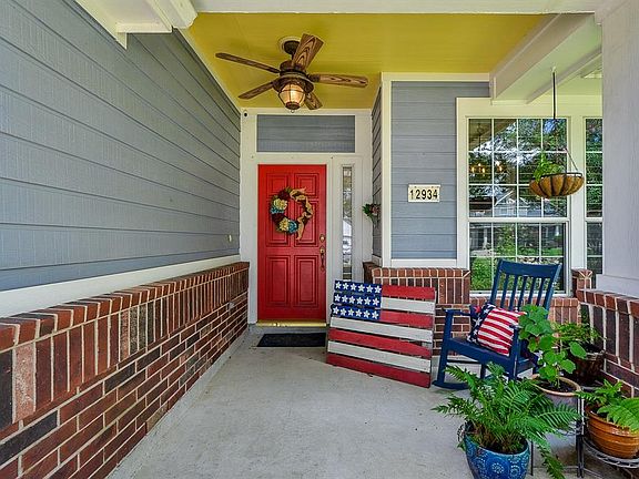 5th image of 12934 Oakwood Manor Dr