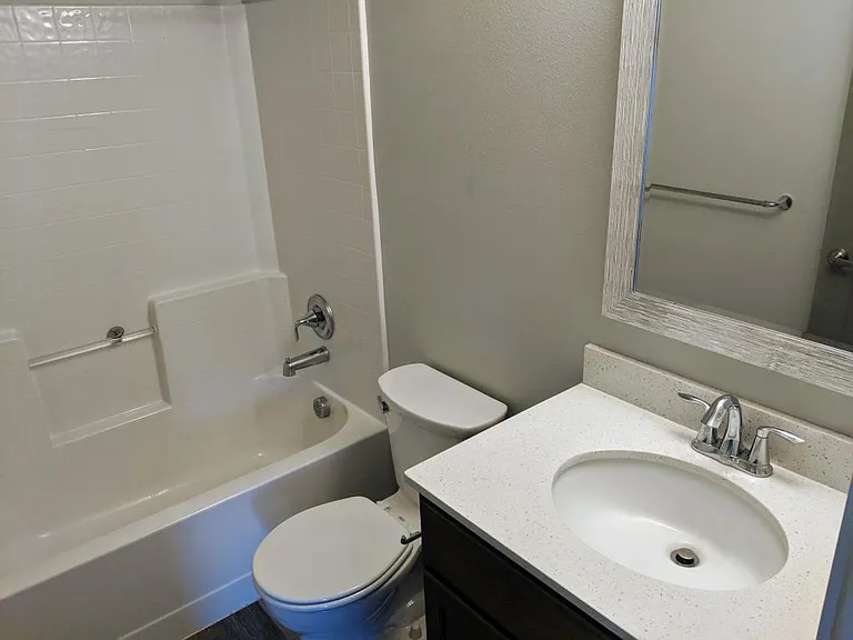 1106 Adams Ave #4 — Photo 3