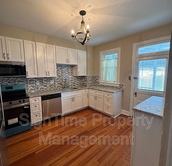 864 Mulberry Ave — Photo 9