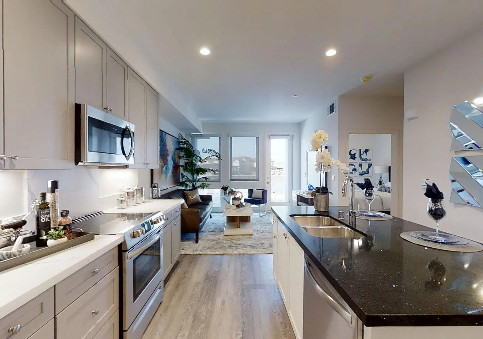 78 West Live/Work Lofts — Photo 4