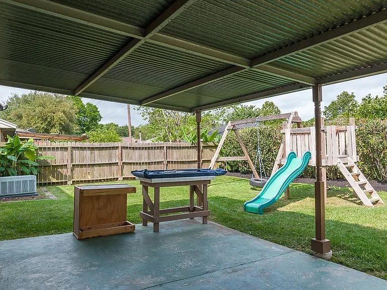 2318 Colonial Ridge Dr — Photo 20