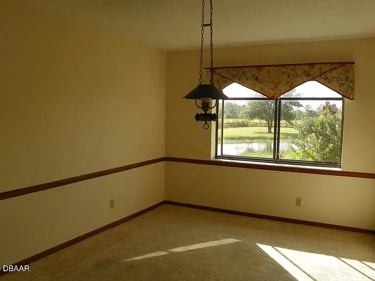 2045 Taylor Rd — Photo 6
