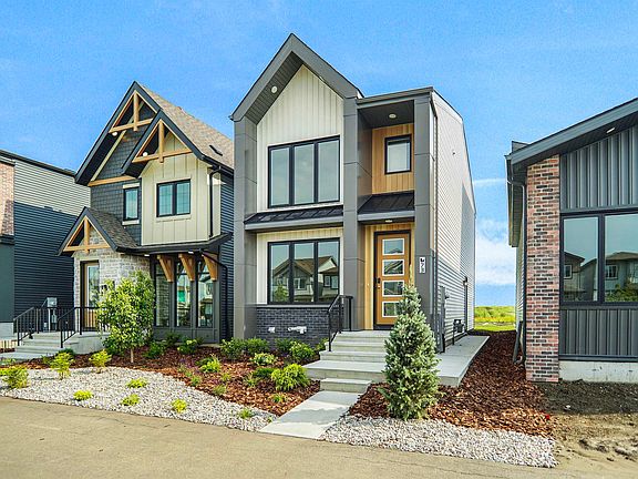 2nd image of 73 Sienna Blvd