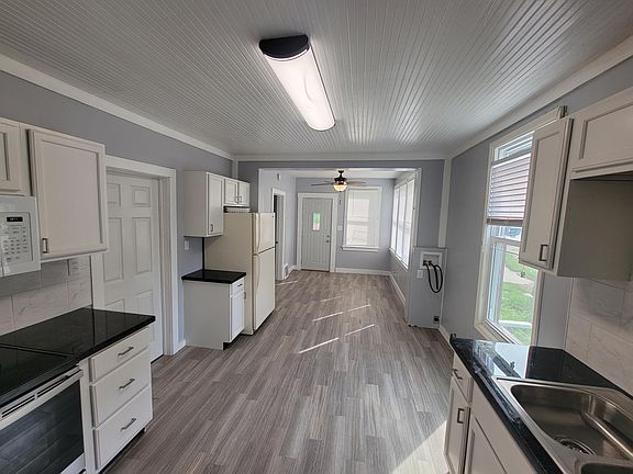 4th image of 2416 Stafford St #1