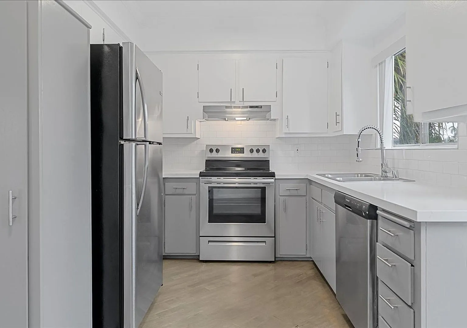 Charming North Hollywood Apartment! — Photo 2