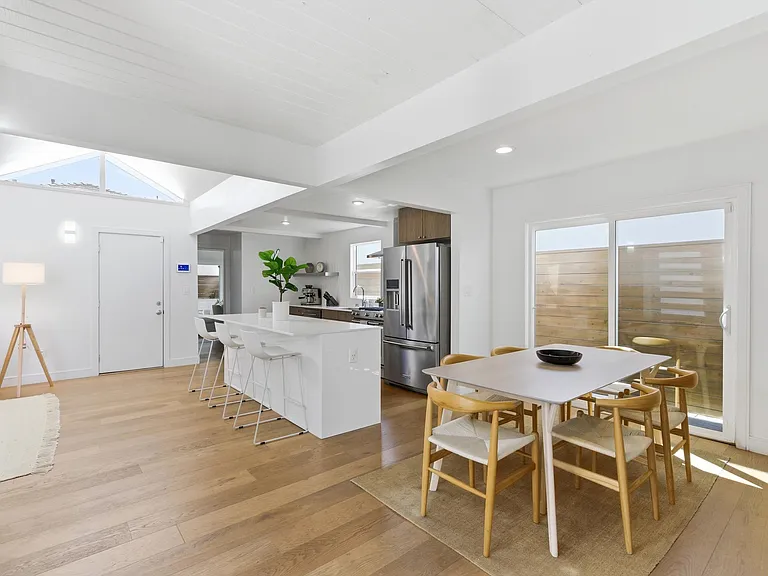 258 Walnut St — Photo 11