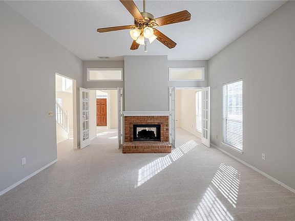 5th image of 10950 Pinehigh Dr