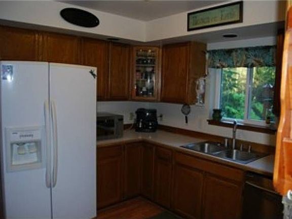 3rd image of 3798 SE Engledow Ln