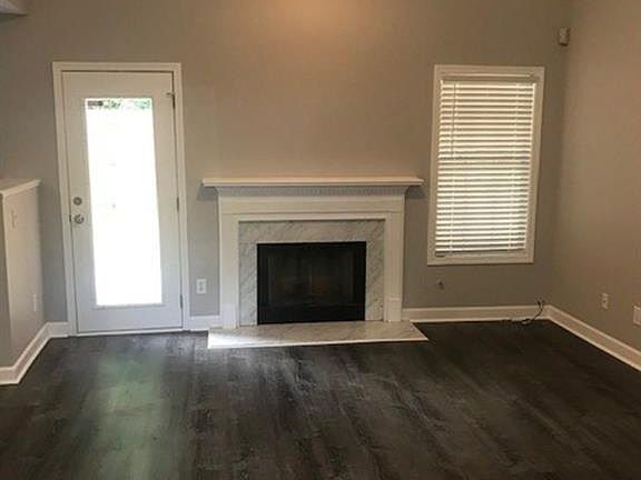 4th image of 6445 Glenbrook Dr