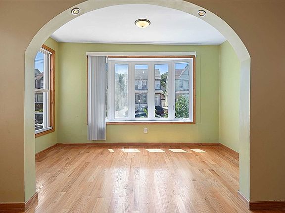 5th image of 114 37 211th St