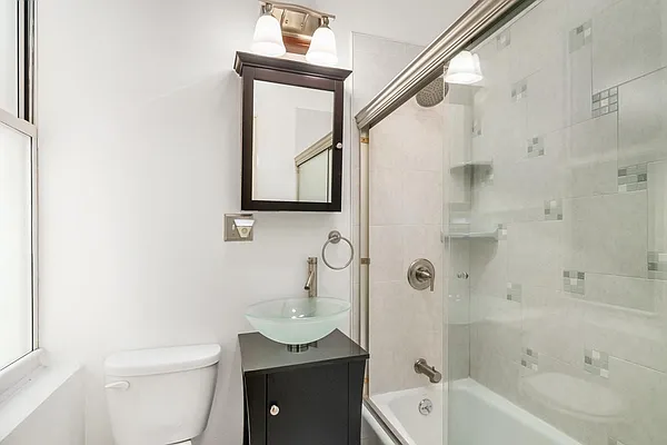 Sold by Modlin Group | media 10