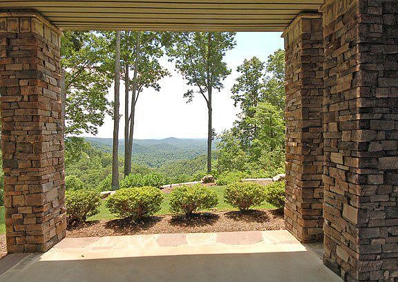 4th image of 15 Mountain Oak Ln