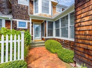 55 Fox Dr, Narragansett, RI 02882