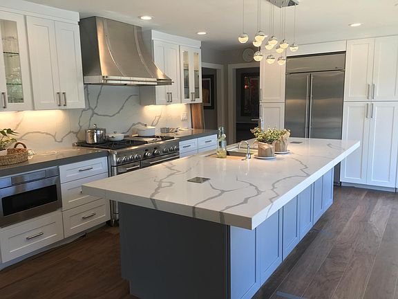 Brand new top of the line kitchen