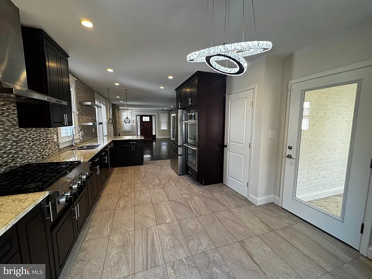 513 Whittier St NW — Photo 11