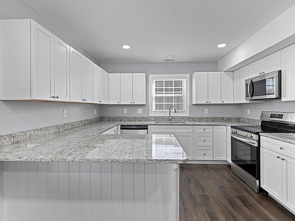 4th image of 461 N Delphine Ave #B