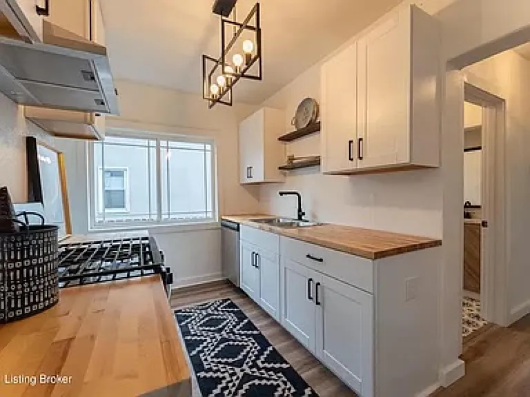 2145 Gladstone Ave — Photo 15
