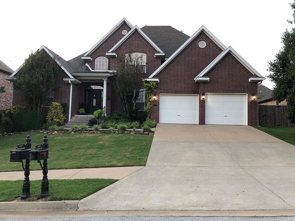 1st image of 3903 NE Cadbury Ave