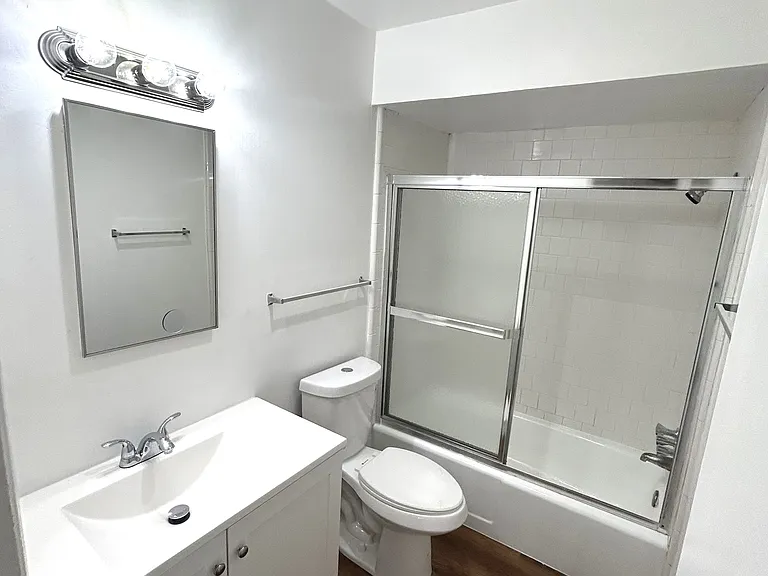 811 Taylor St #7 — Photo 10