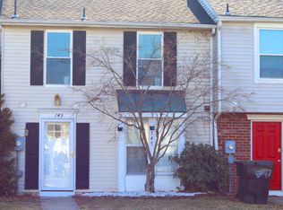 145 Villa Knoll Ct, Sicklerville, NJ 08081