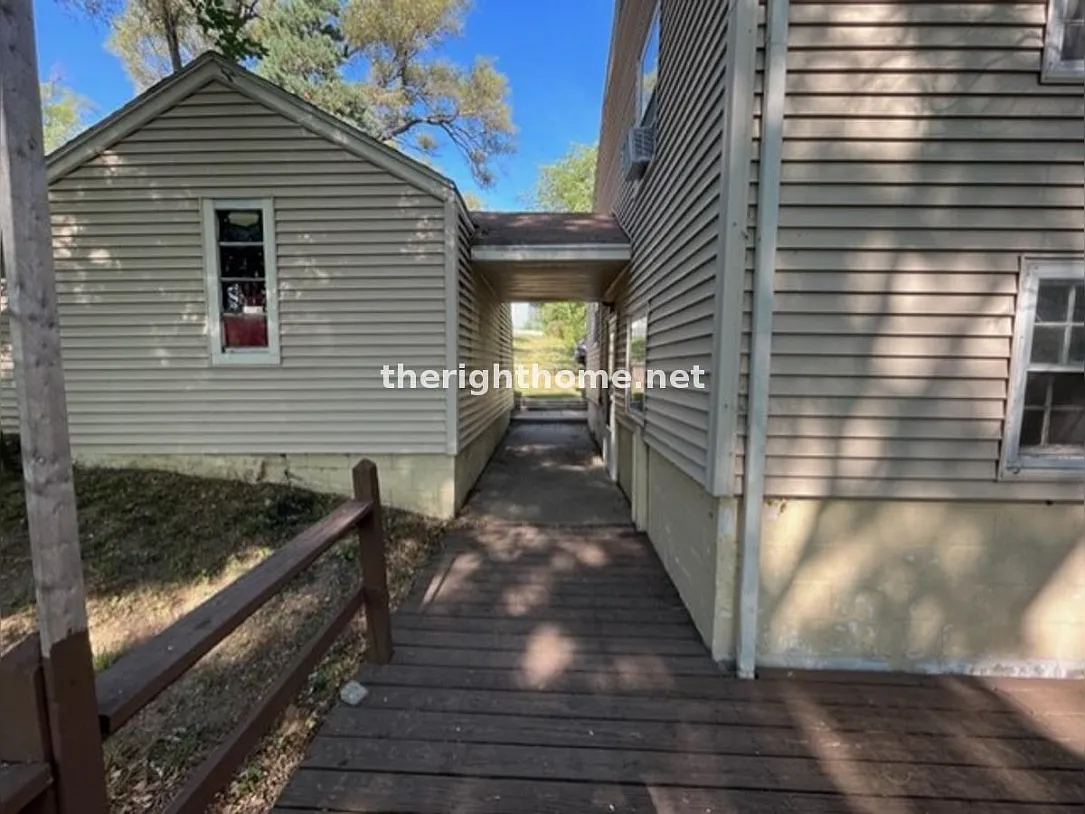 3 bed, 1.5 bath, 1280 sqft, $1,400 — Photo 3