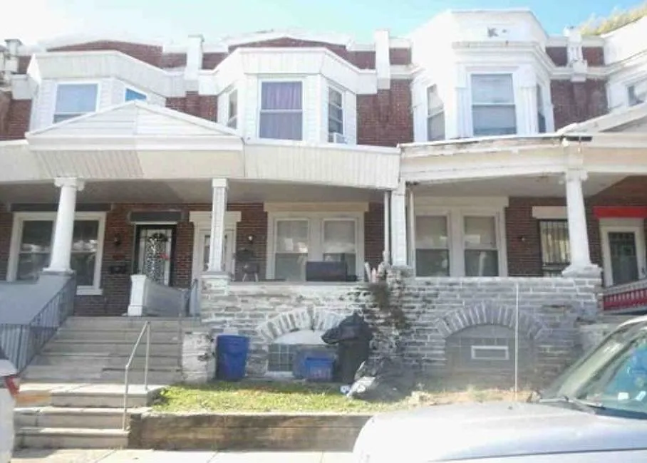 4912 N Hutchinson St photo 1