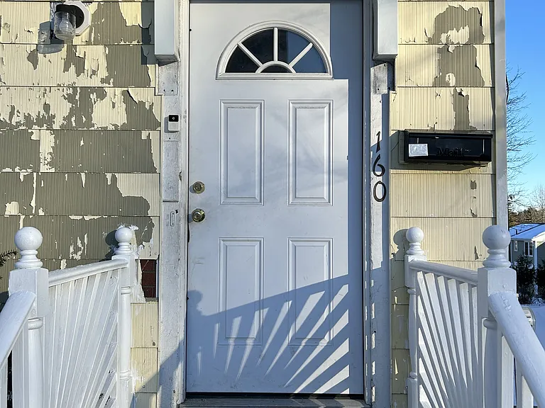 160 Brackett St — Photo 28