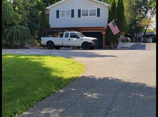 1029 Tice Rd #B, Falling Waters, WV 25419