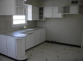 2nd image of 8 Harvest Ln