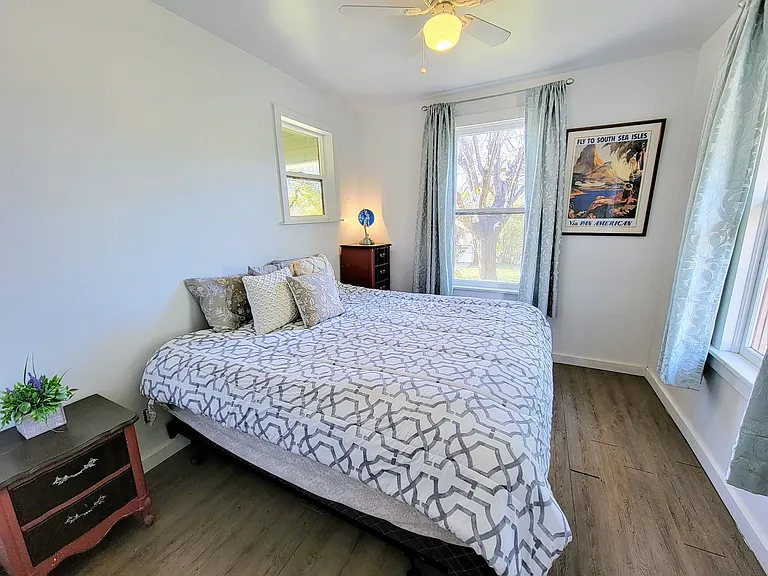 50 N 60 E — Photo 12