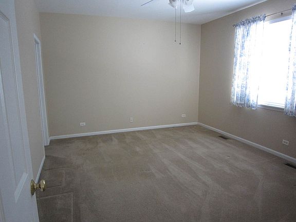 3rd image of 631 Cameron Dr