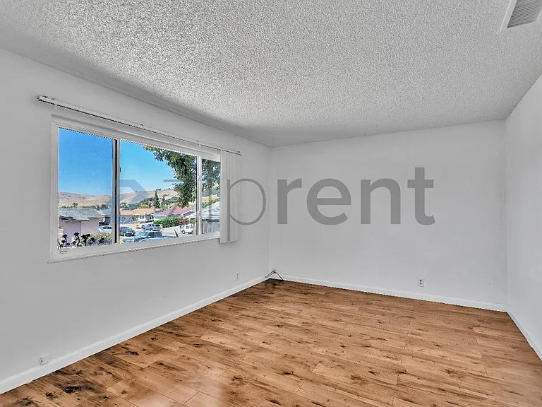175 Mills Ln — Photo 13