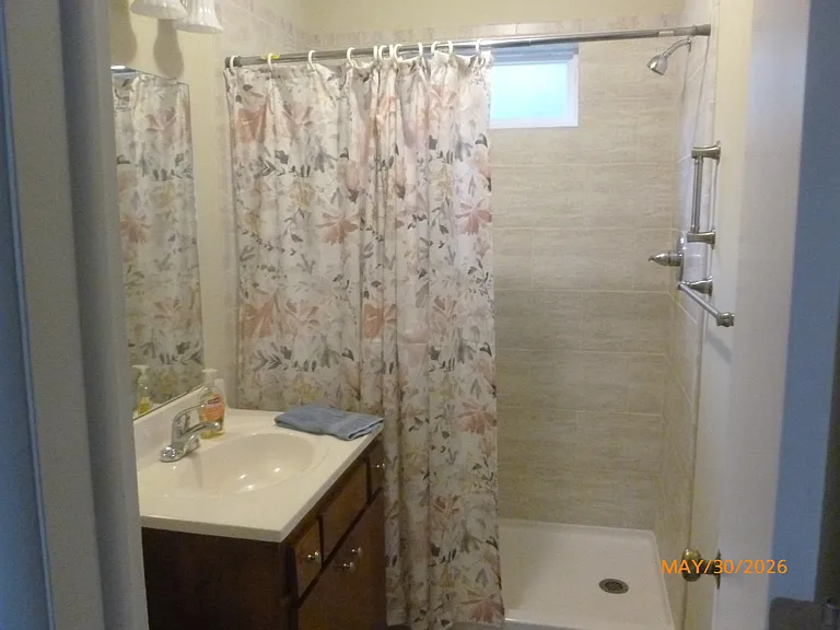 609 Hancock St — Photo 10