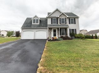 435 Lynne Dr, Mount Wolf, PA 17347