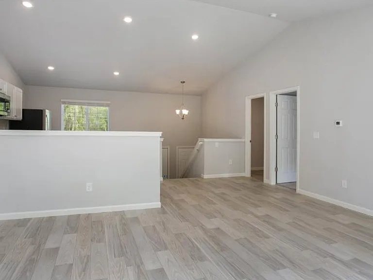 11128 Farmway Dr — Photo 3