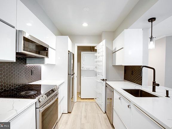4th image of 7707 Lafayette Forest Dr APT 21