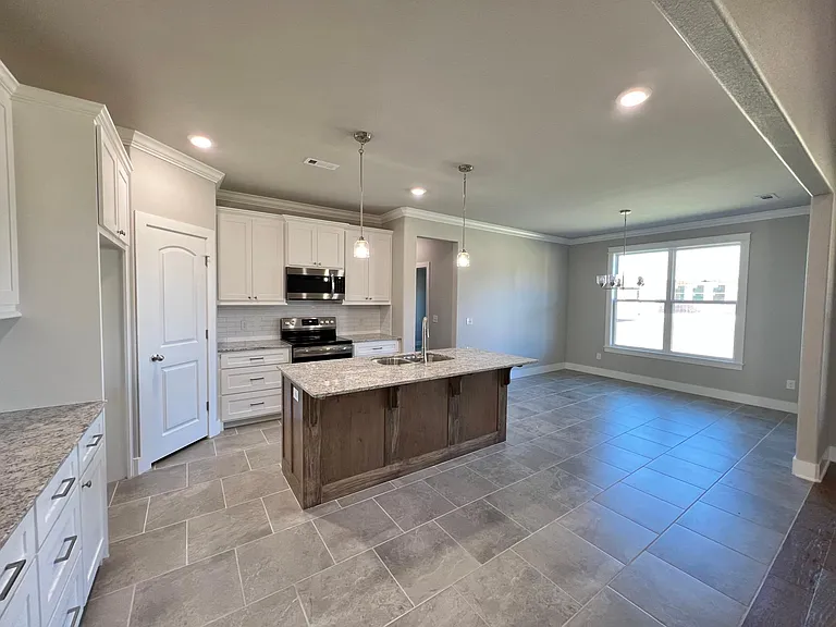 1052 Morra Ave — Photo 5