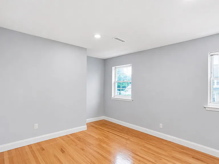 Central Ave — Photo 10