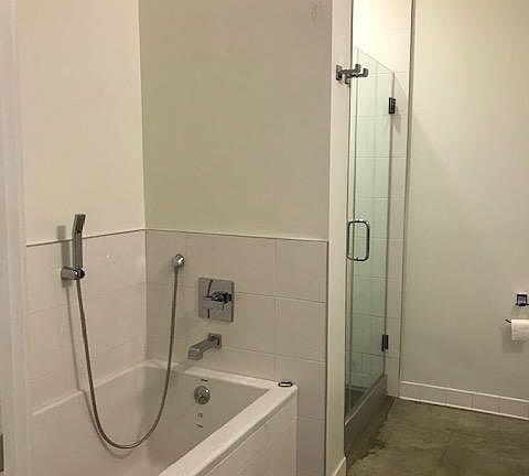 4th image of 238 S Arroyo Pkwy Unit 304