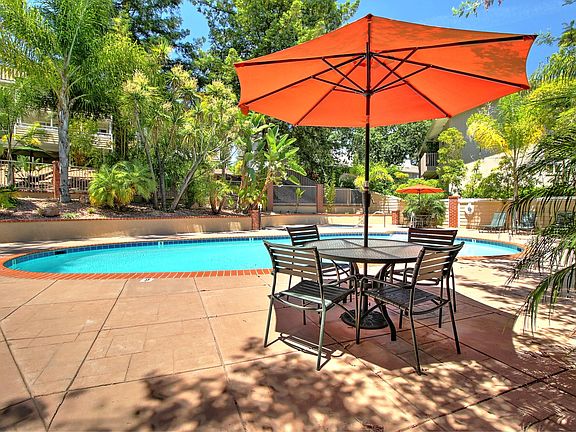 5th image of 680 Sharon Park Dr #26