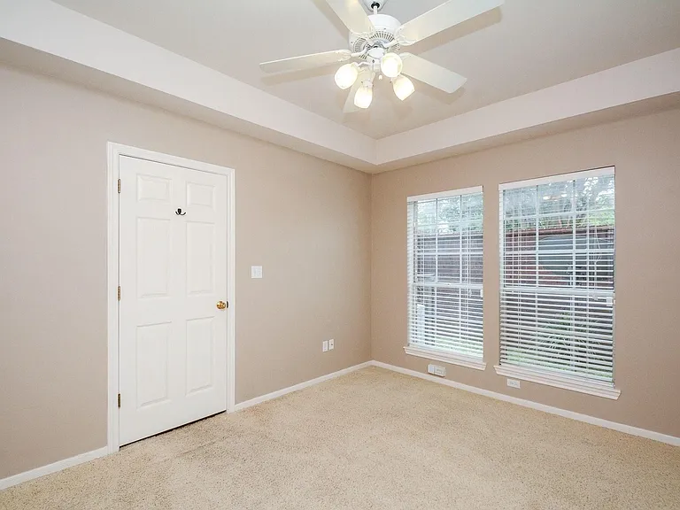 2022 Fairview Ave — Photo 30