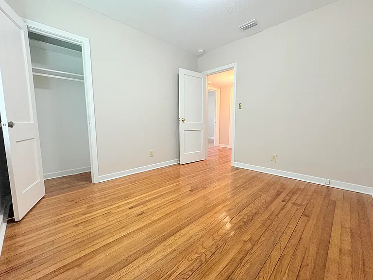 606 Collins Dr — Photo 7