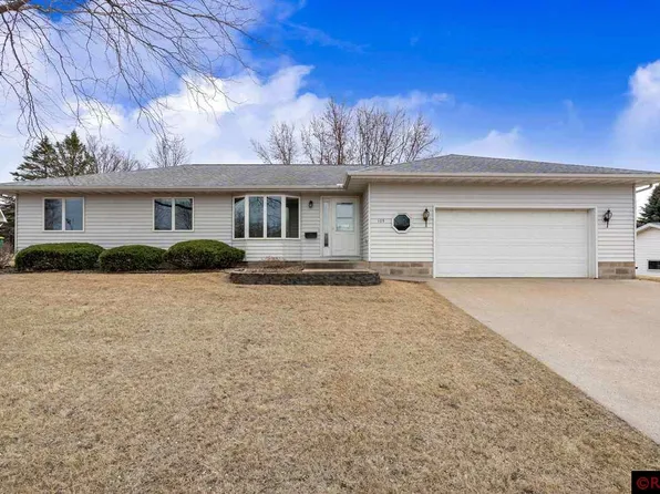 105 Meadow Ln, Janesville, MN 56048