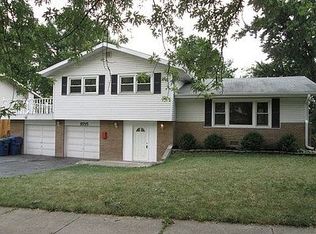 8715 Orchard Dr, Hickory Hills, IL 60457