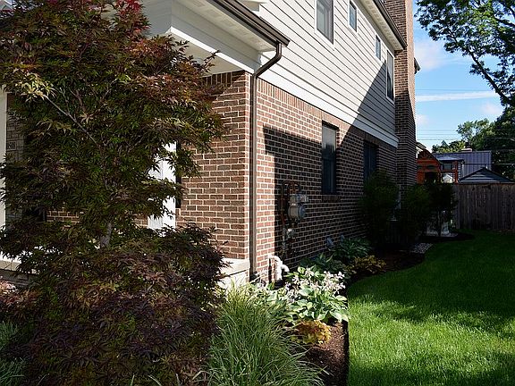 2nd image of 10508 Hart Ave