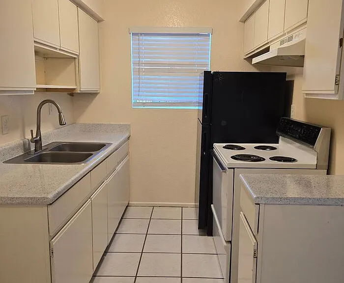 2843 E 17th St #7 — Photo 7