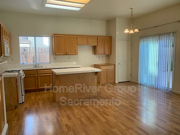5th image of 1942 McKinley St