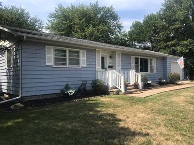 220 E Champ Clark Dr, Bowling Green, MO, 63334